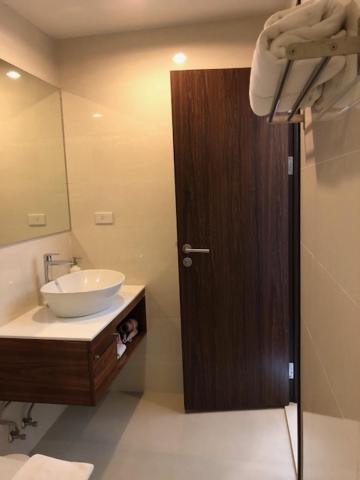 Apartment The Title West Wing@rawai By Siri