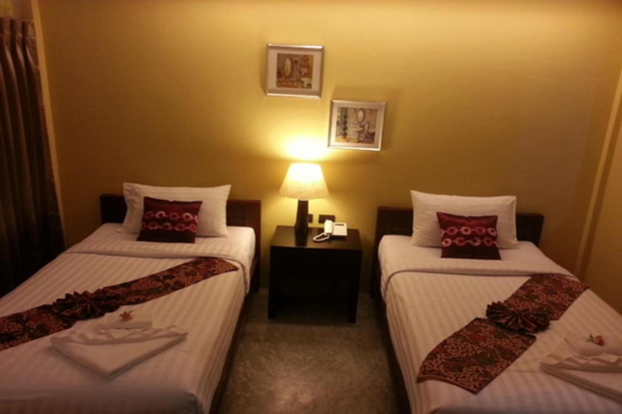 Hotel Baan Phuanda Phuket