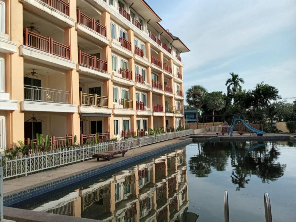Apartment The Palm Breeze Phuket