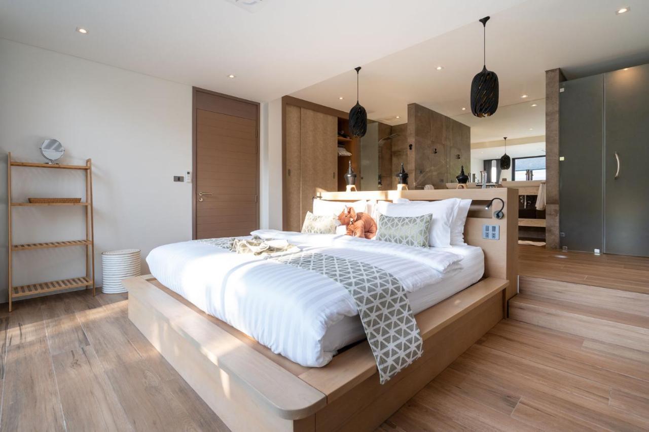 Labriz Ocean - Tropical Modern Living