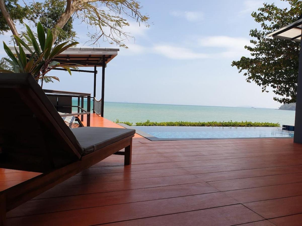 Koh Sirey Beachfront Pool - 2 Bedrooms House Pousada *