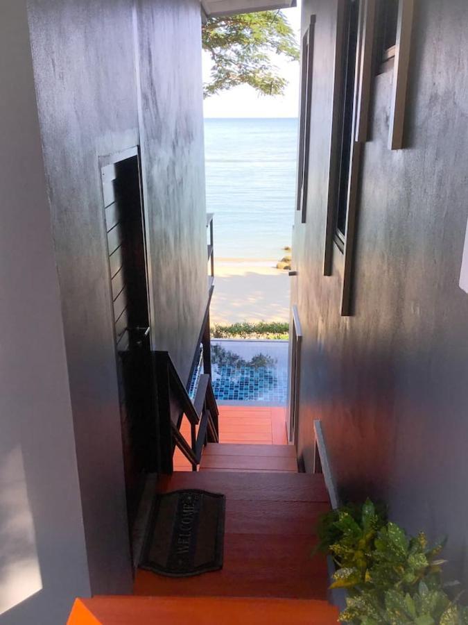 Koh Sirey Beachfront Pool - 2 Bedrooms House Pousada