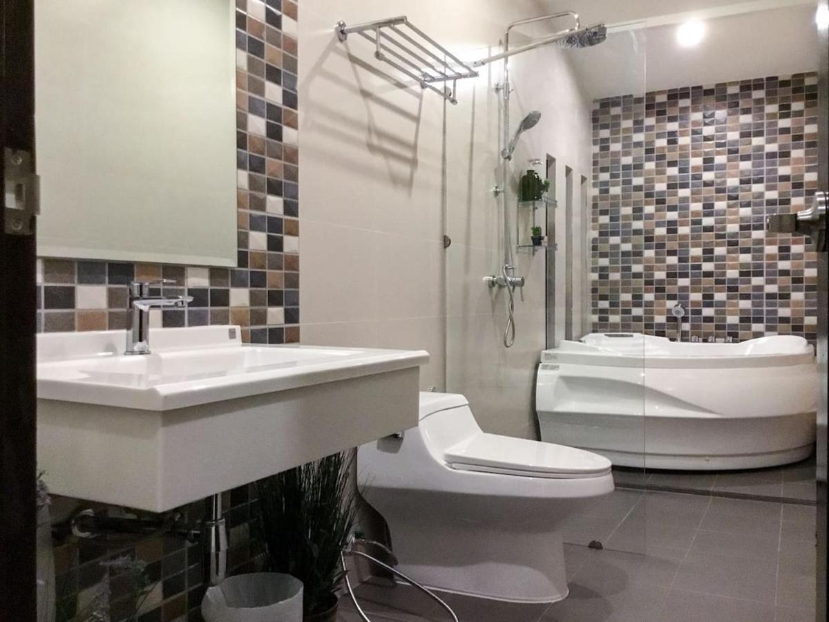Koh Sirey Beachfront Pool - 2 Bedrooms House * Phuket