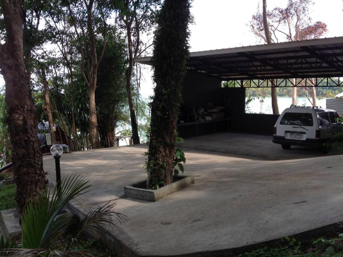 Koh Sirey Beachfront Pool - 2 Bedrooms House *