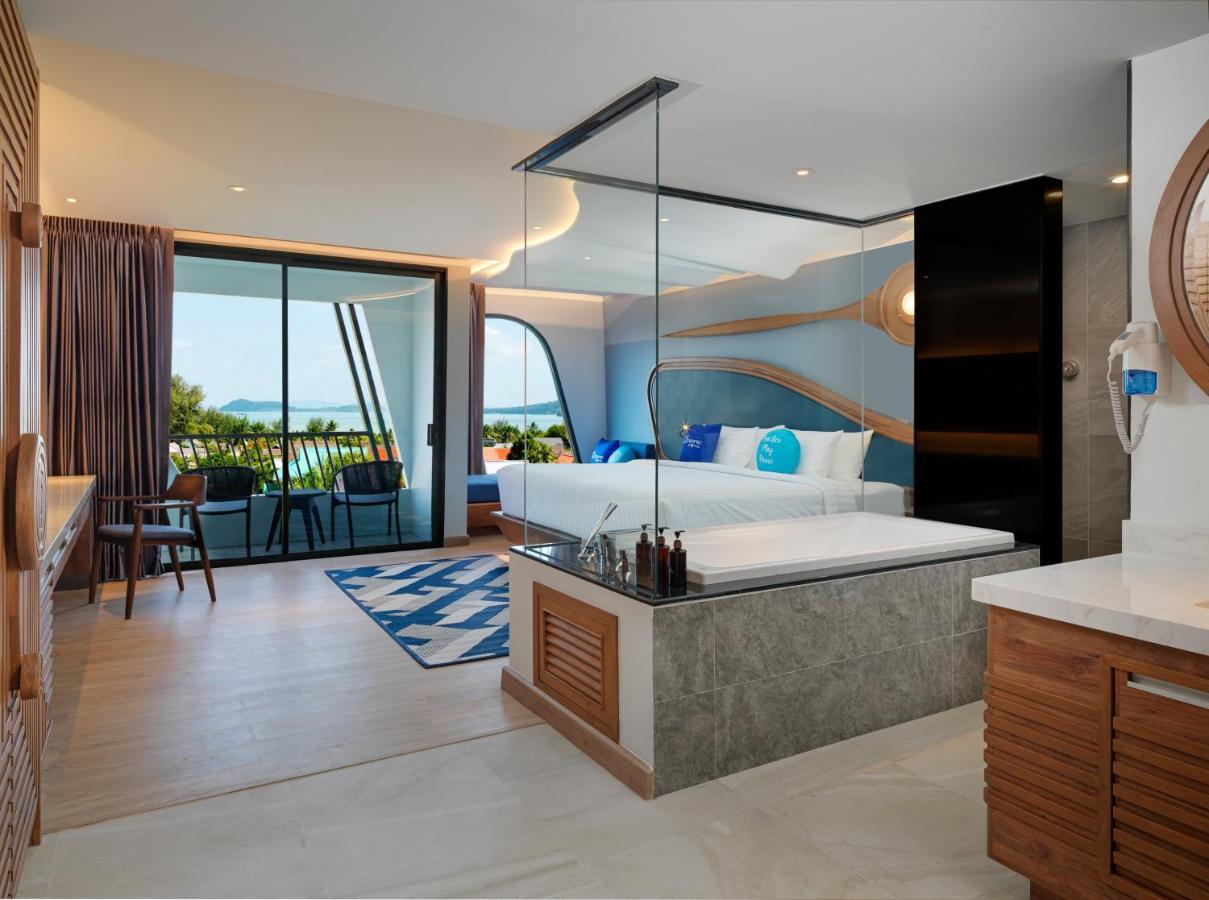 The Oceanic Sportel - Sha Extra