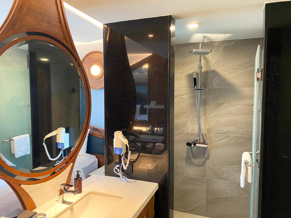 The Oceanic Sportel - Sha Extra Phuket