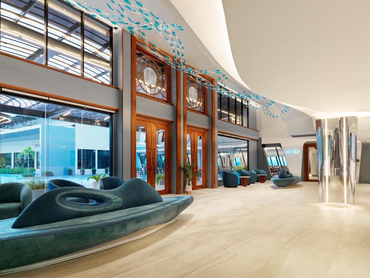 The Oceanic Sportel - Sha Extra