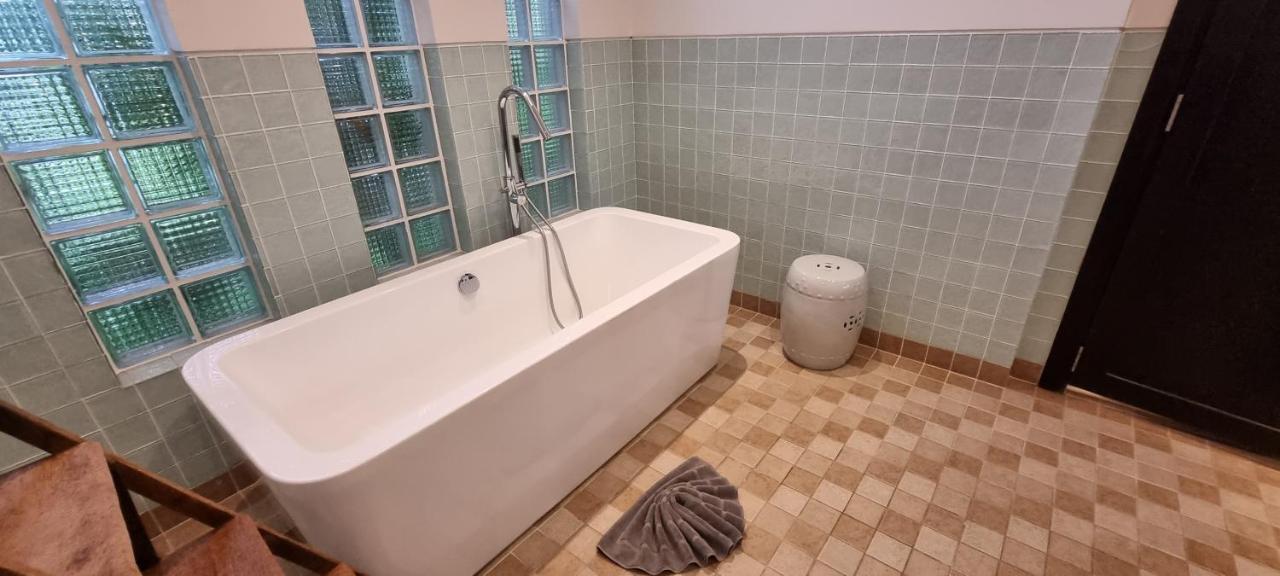 Villa Beautiful Walking Distance From Bangtao *