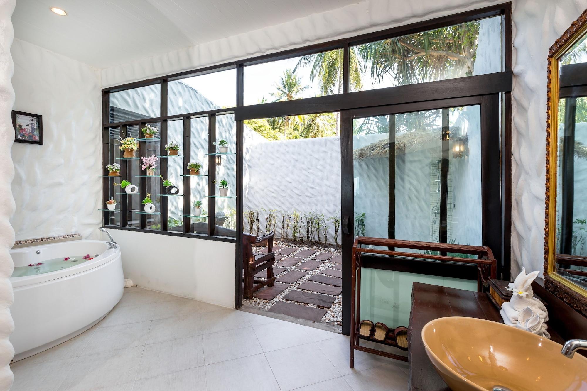 Racha Island Hotel