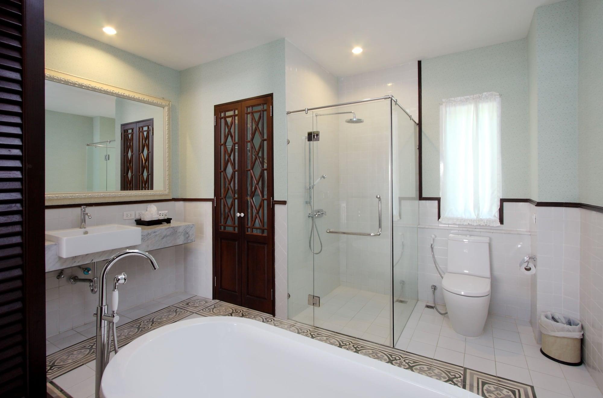 Racha Island Hotel