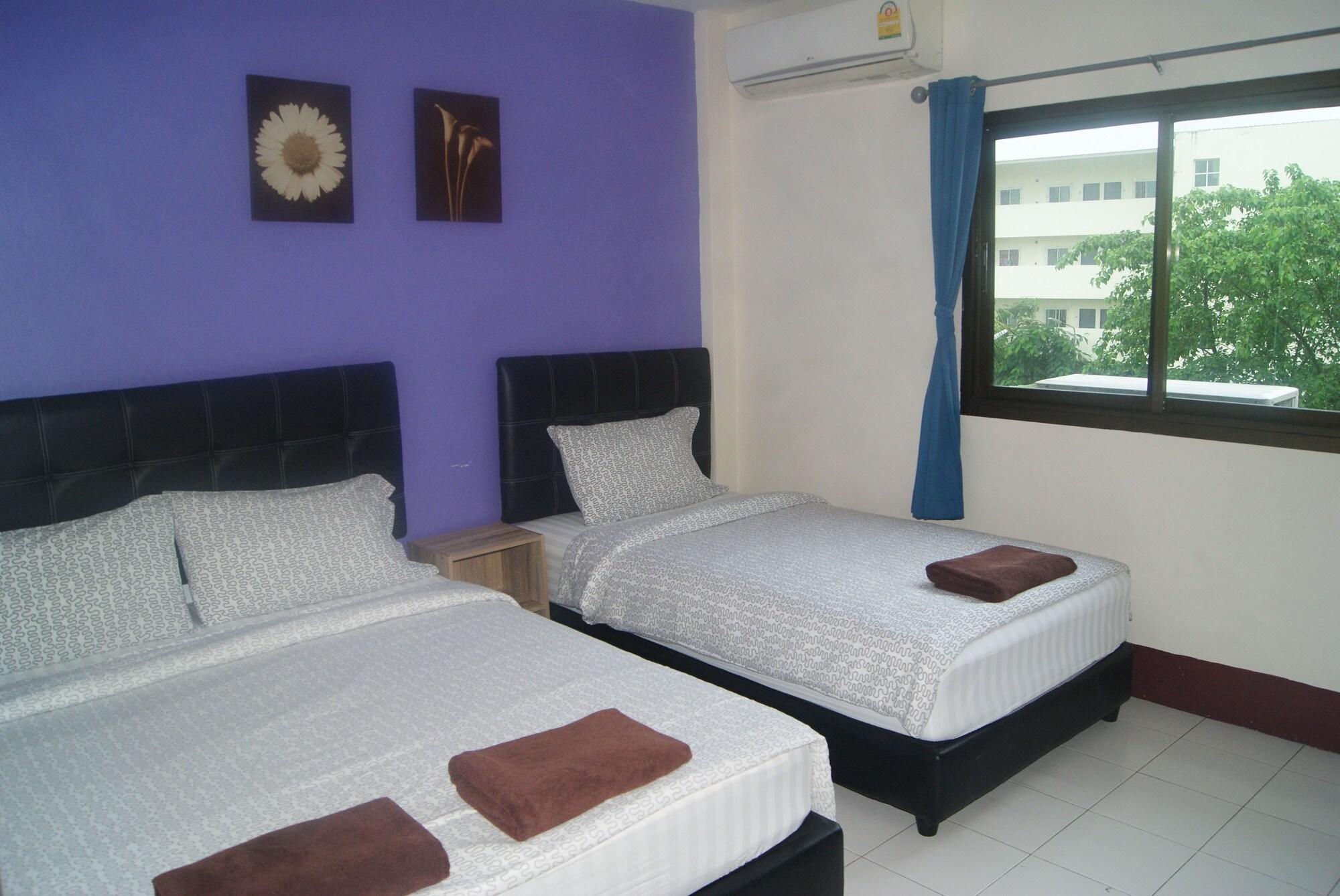 Pineapple Guest house *