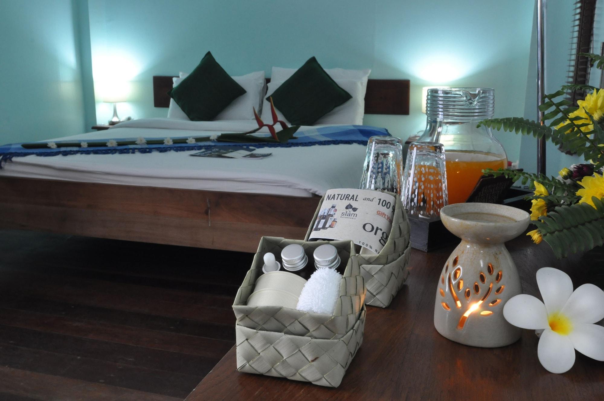 Pier 42 Boutique & Chalong