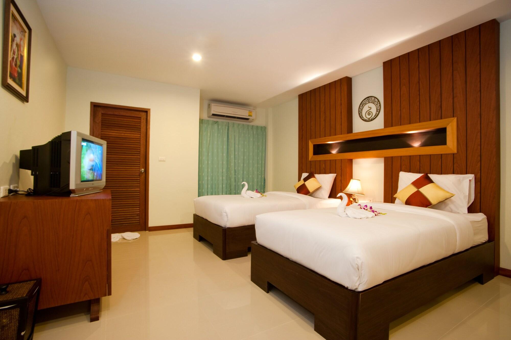 Deva Patong Hotel 3*