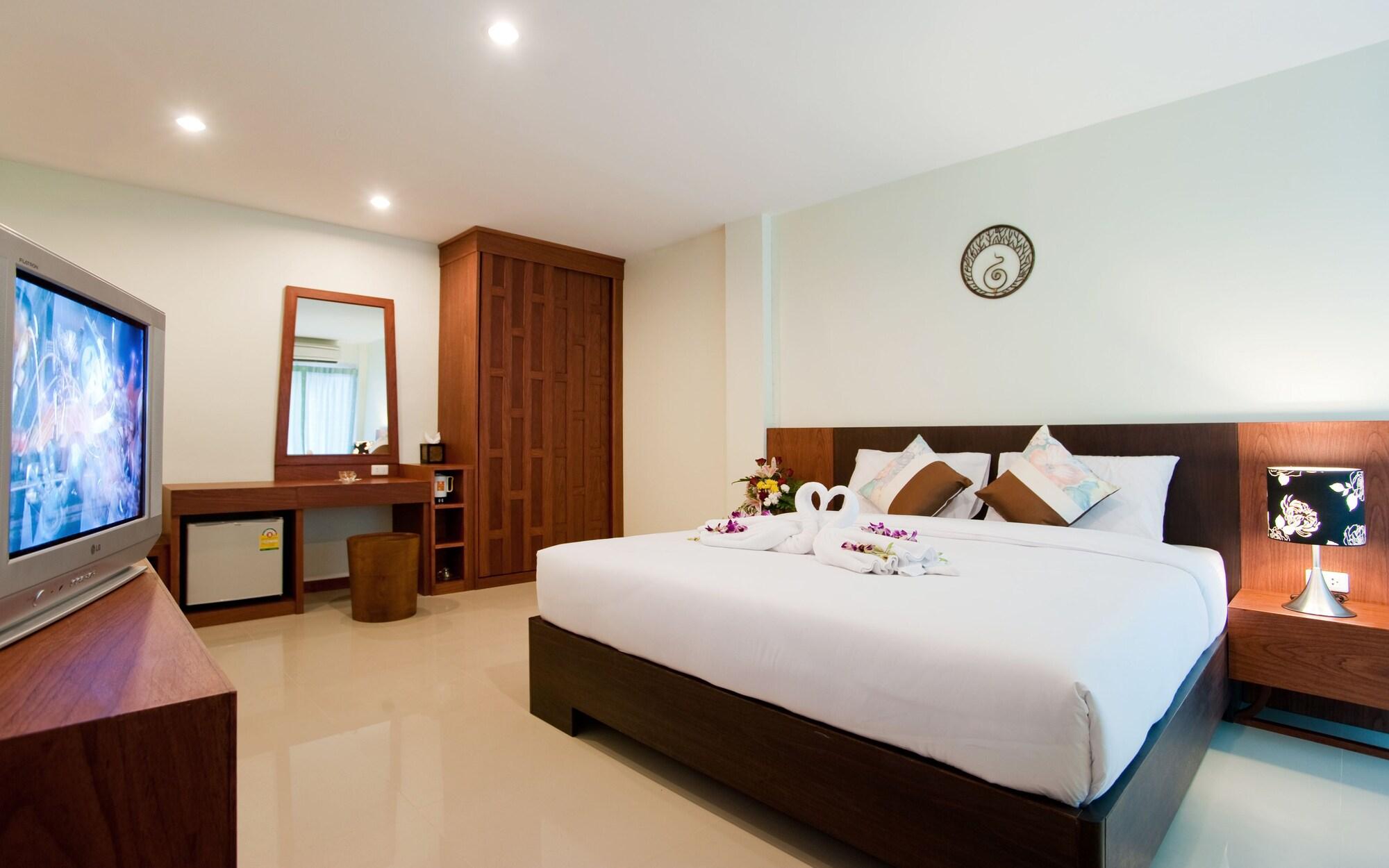 Hotel Deva Patong 3*