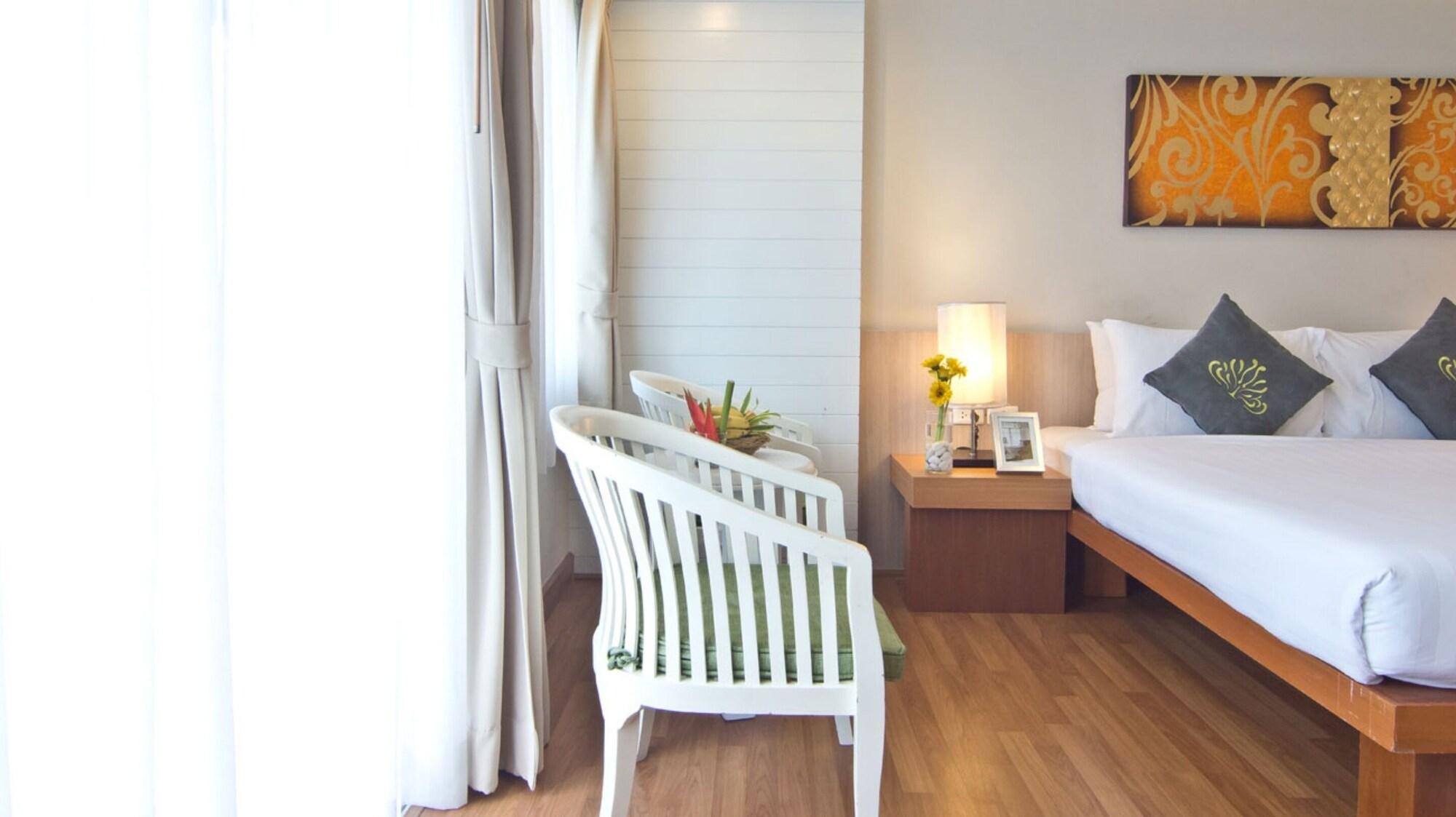 Resort Palmyra Phuket - Sha Extra 4*