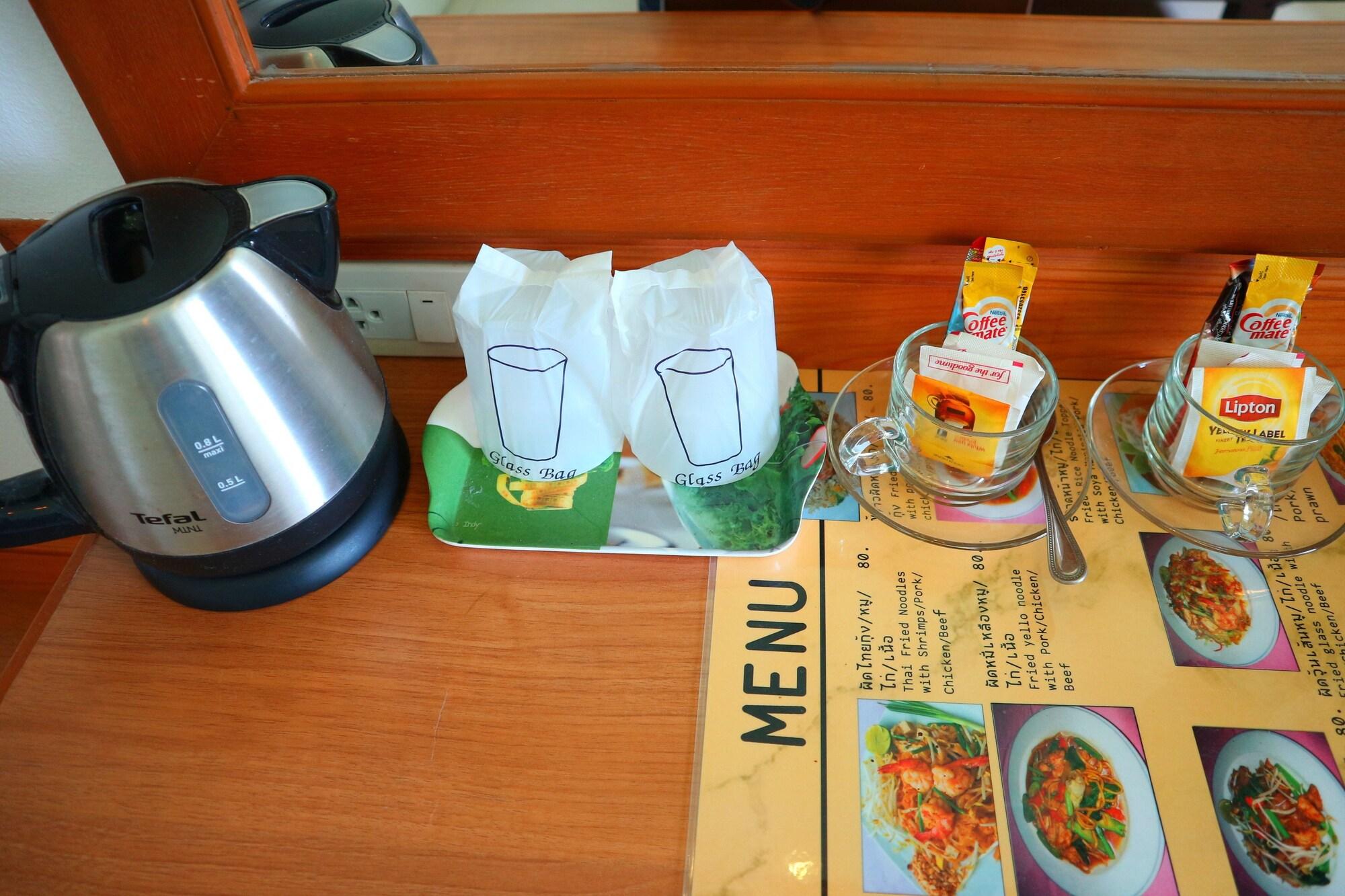 Sukcheewa Phuket 3*