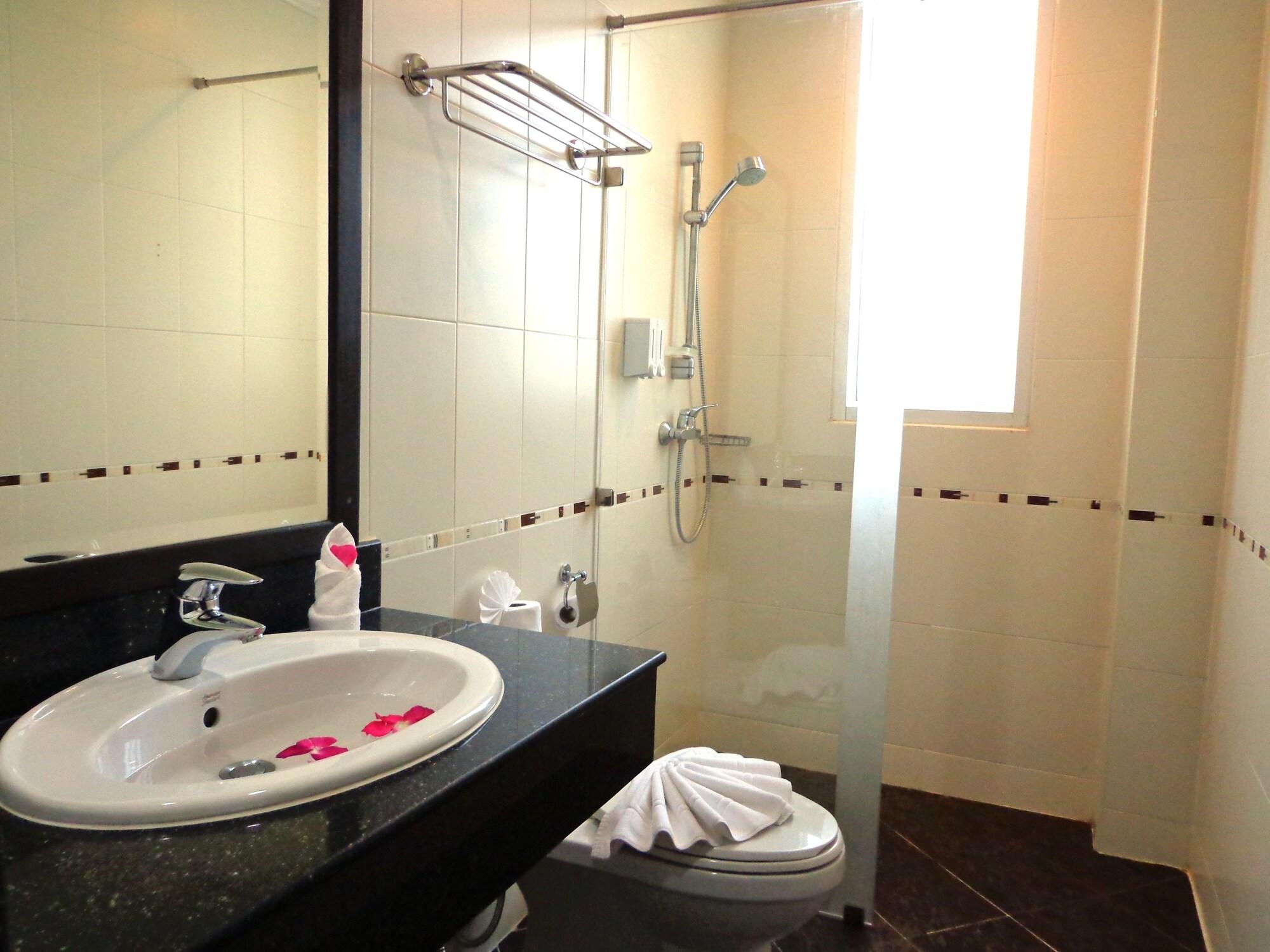 Sukcheewa Phuket Hotel 3*
