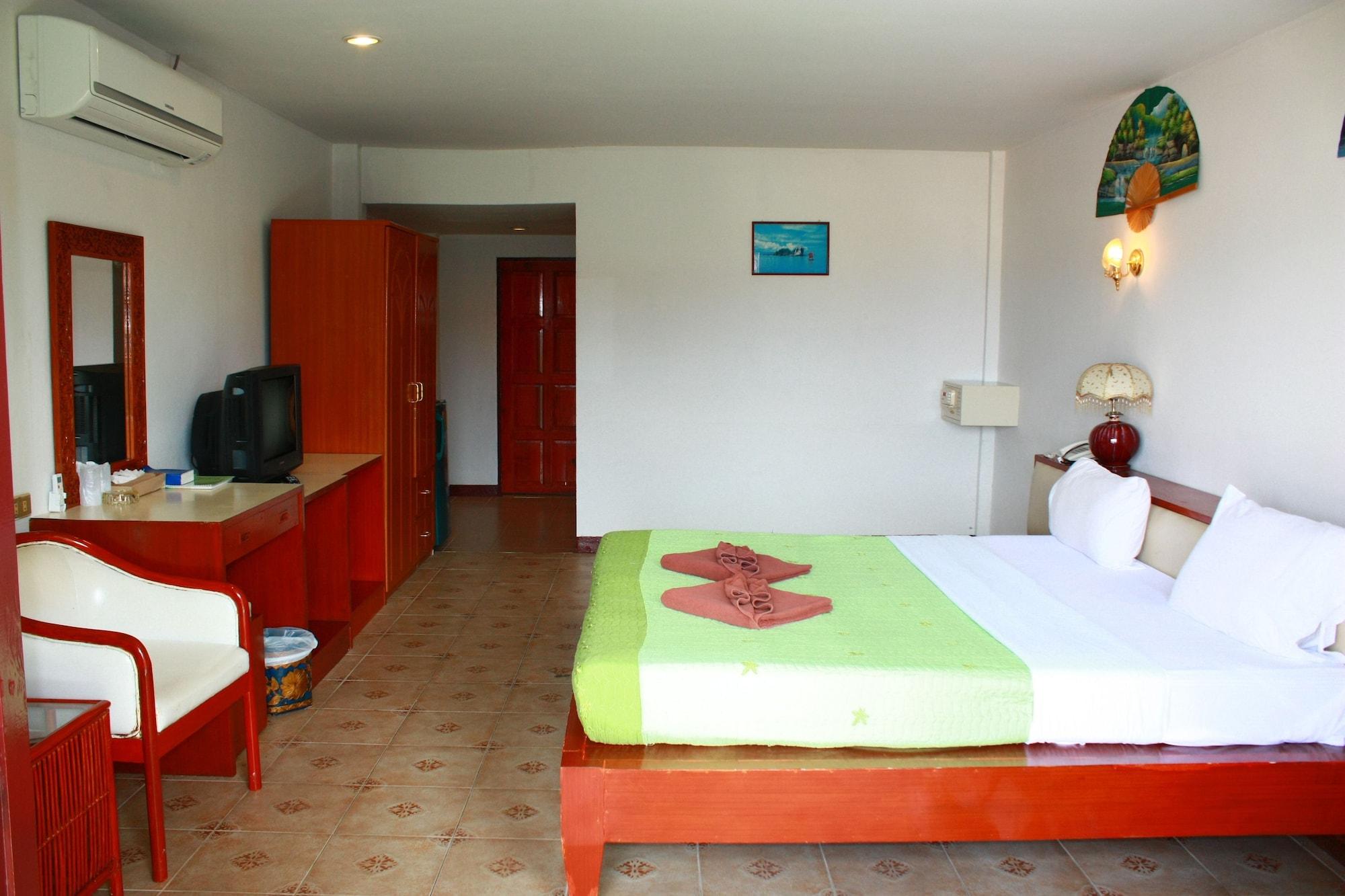 Royal Crown & Palm 3*