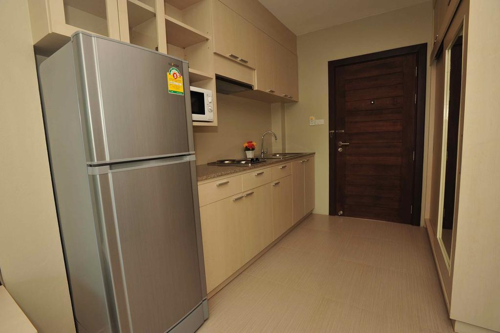 Chalong Front Apartment *