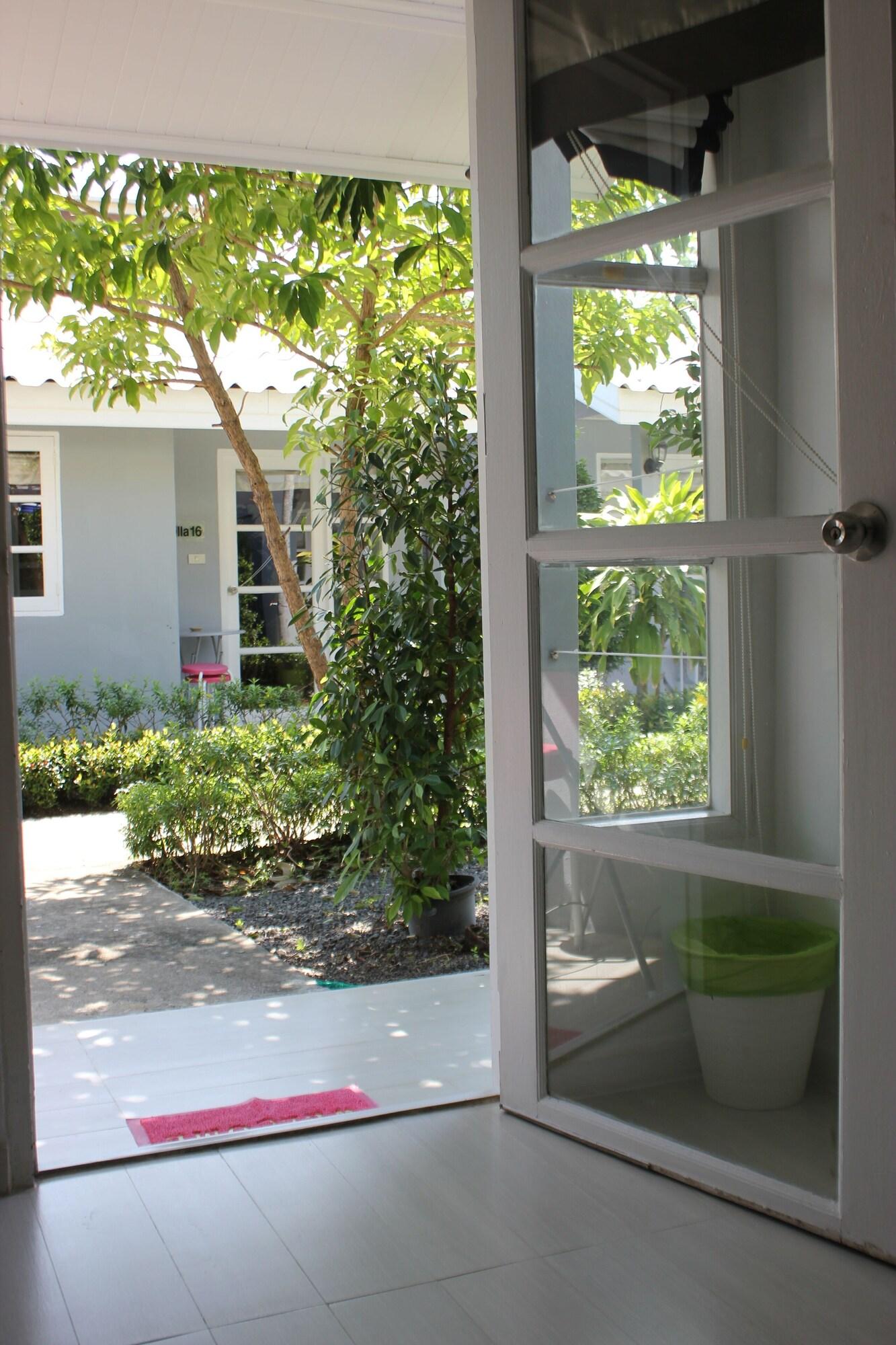 1715 House - White Rhino 3*