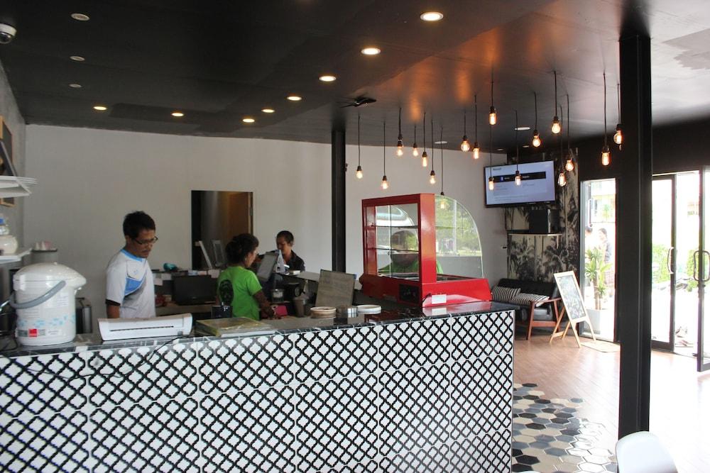 1715 House - White Rhino Tempat peranginan