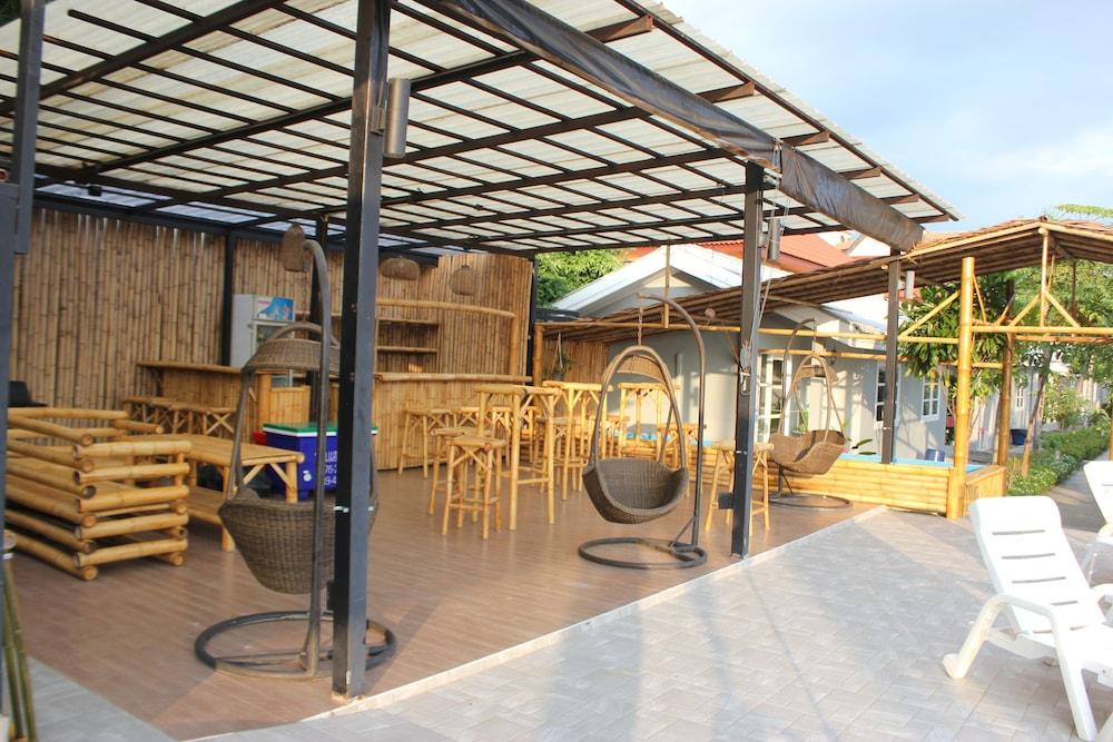 Tempat peranginan 1715 House - White Rhino 3*
