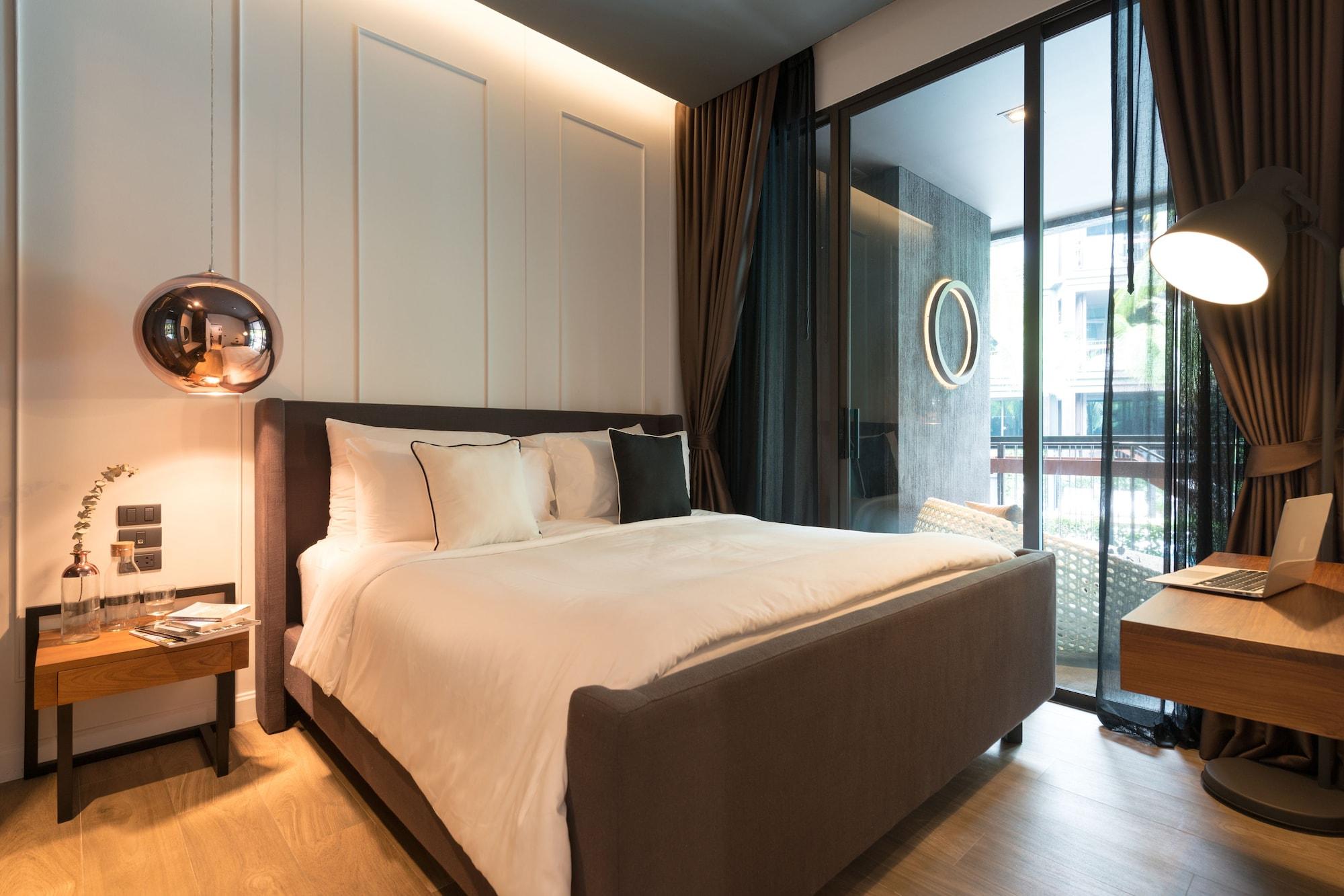 Saturdays By Brown Starling 4*