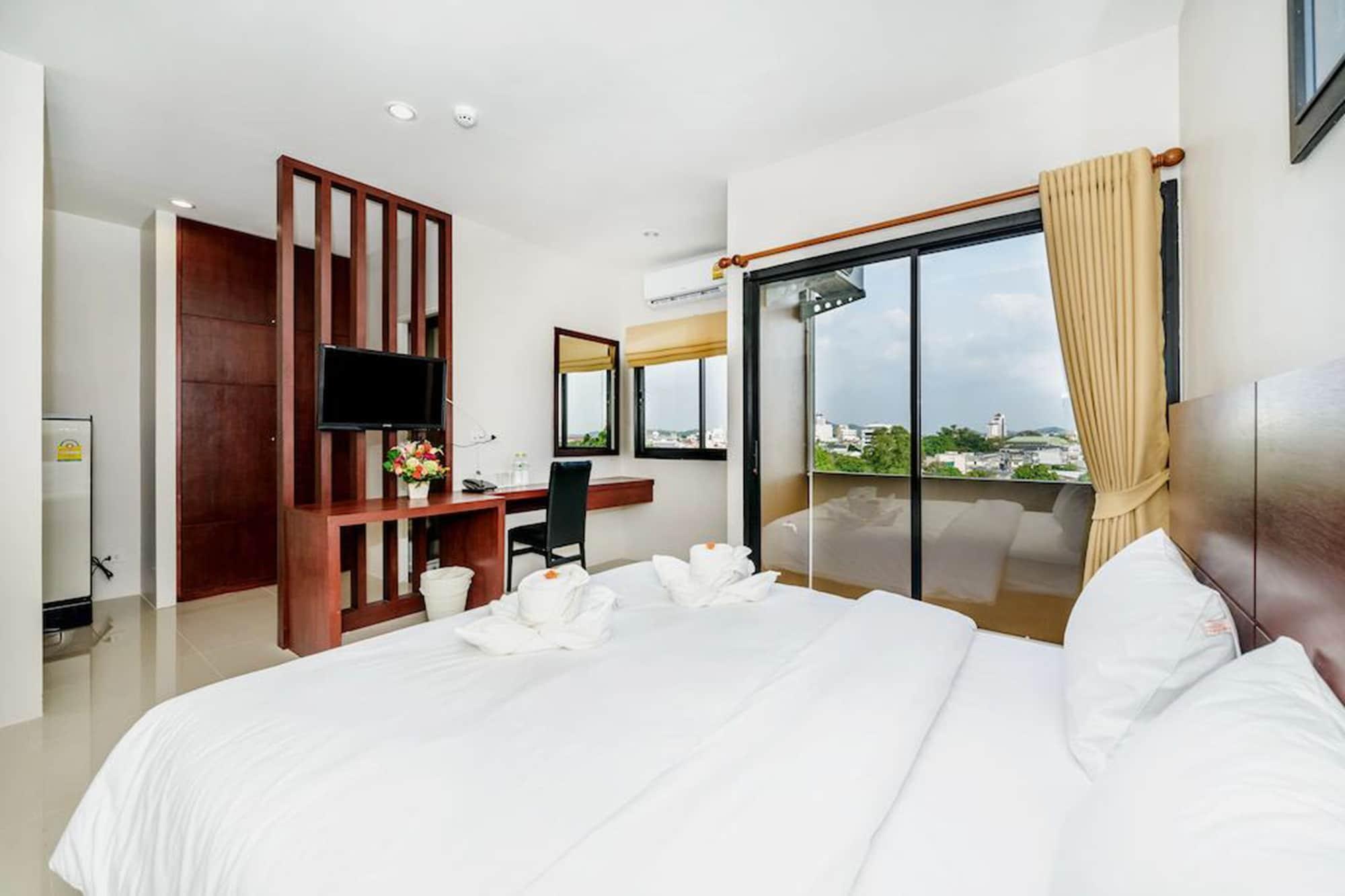 The Topaz Town Aparthotel