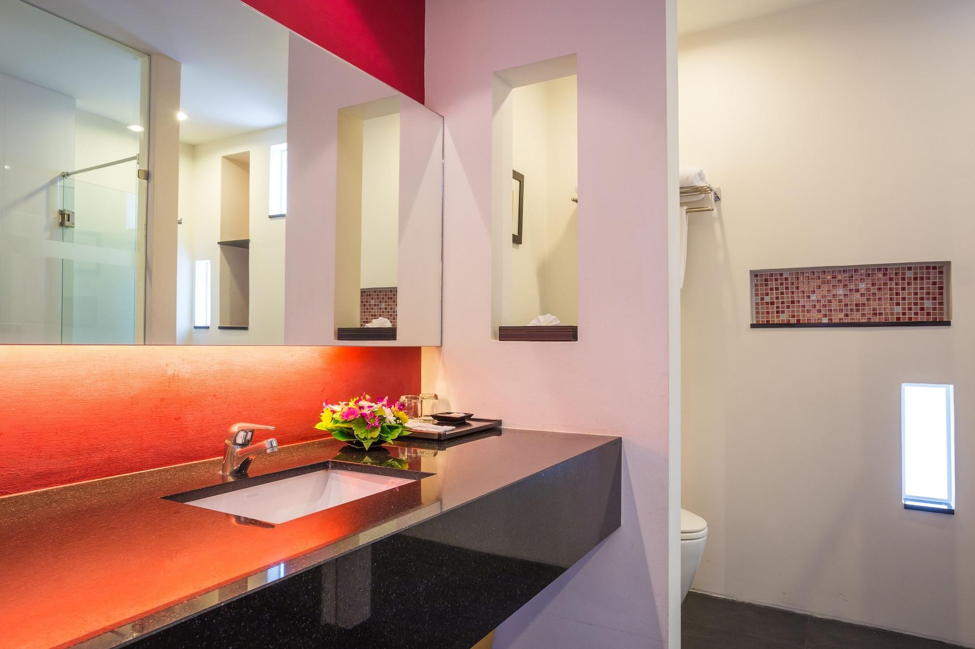 Hotel Tinidee Golf Phuket - Sha Extra 4*