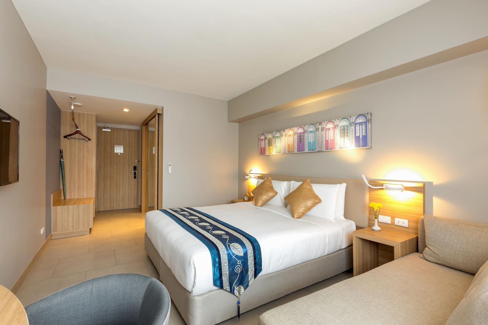 Journeyhub Phuket 4*