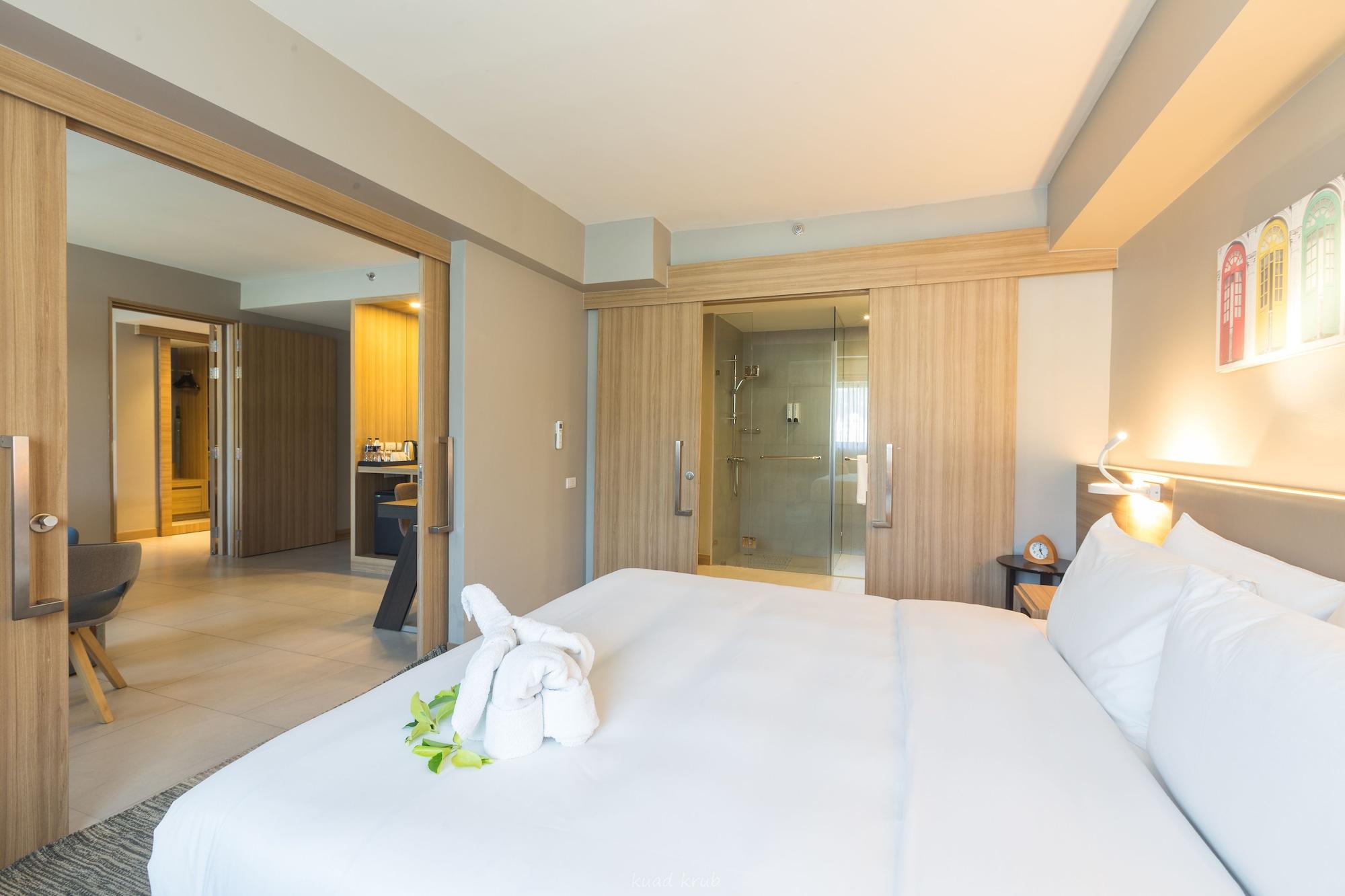 Journeyhub Phuket 4*