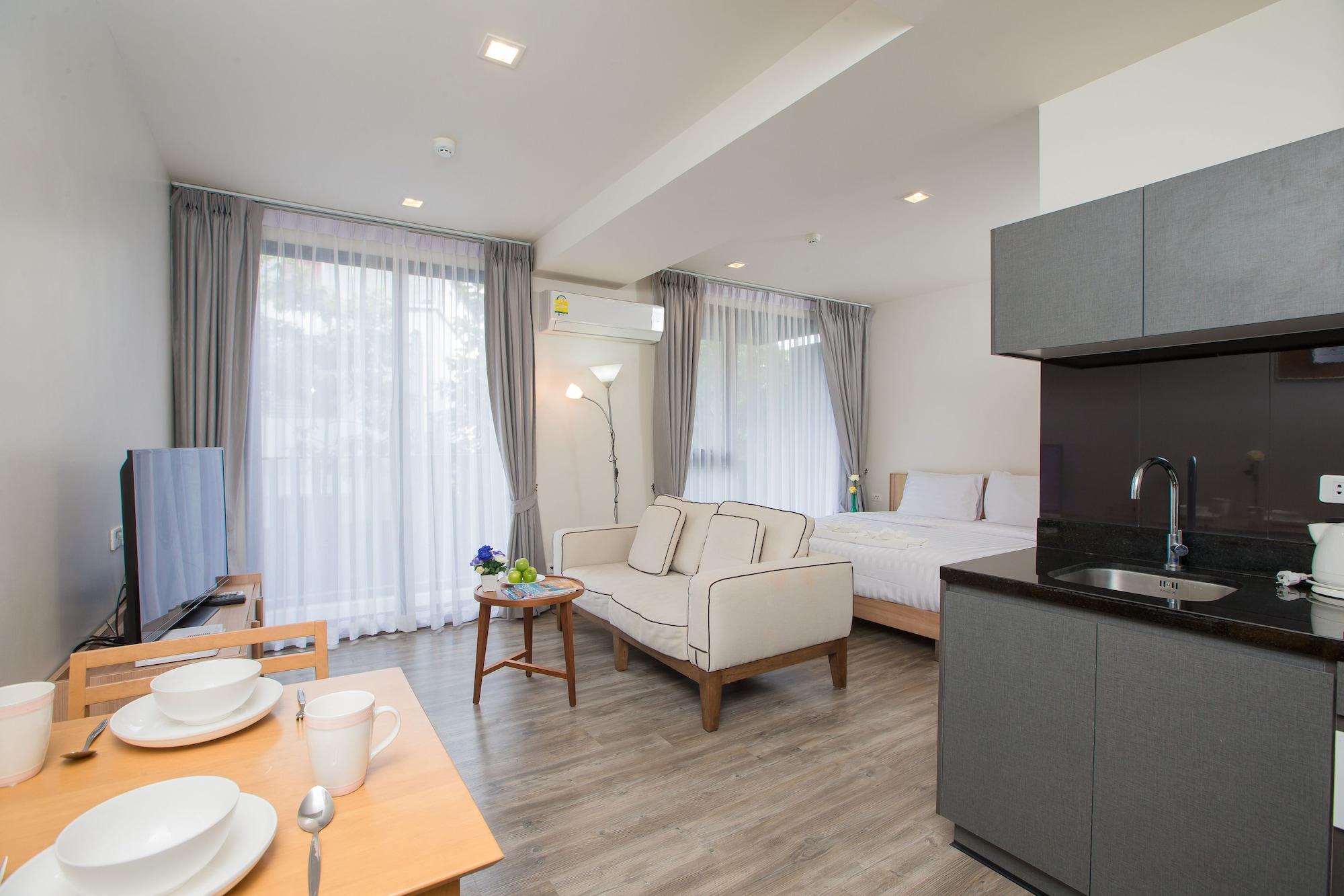 The Deck By Vip Patong