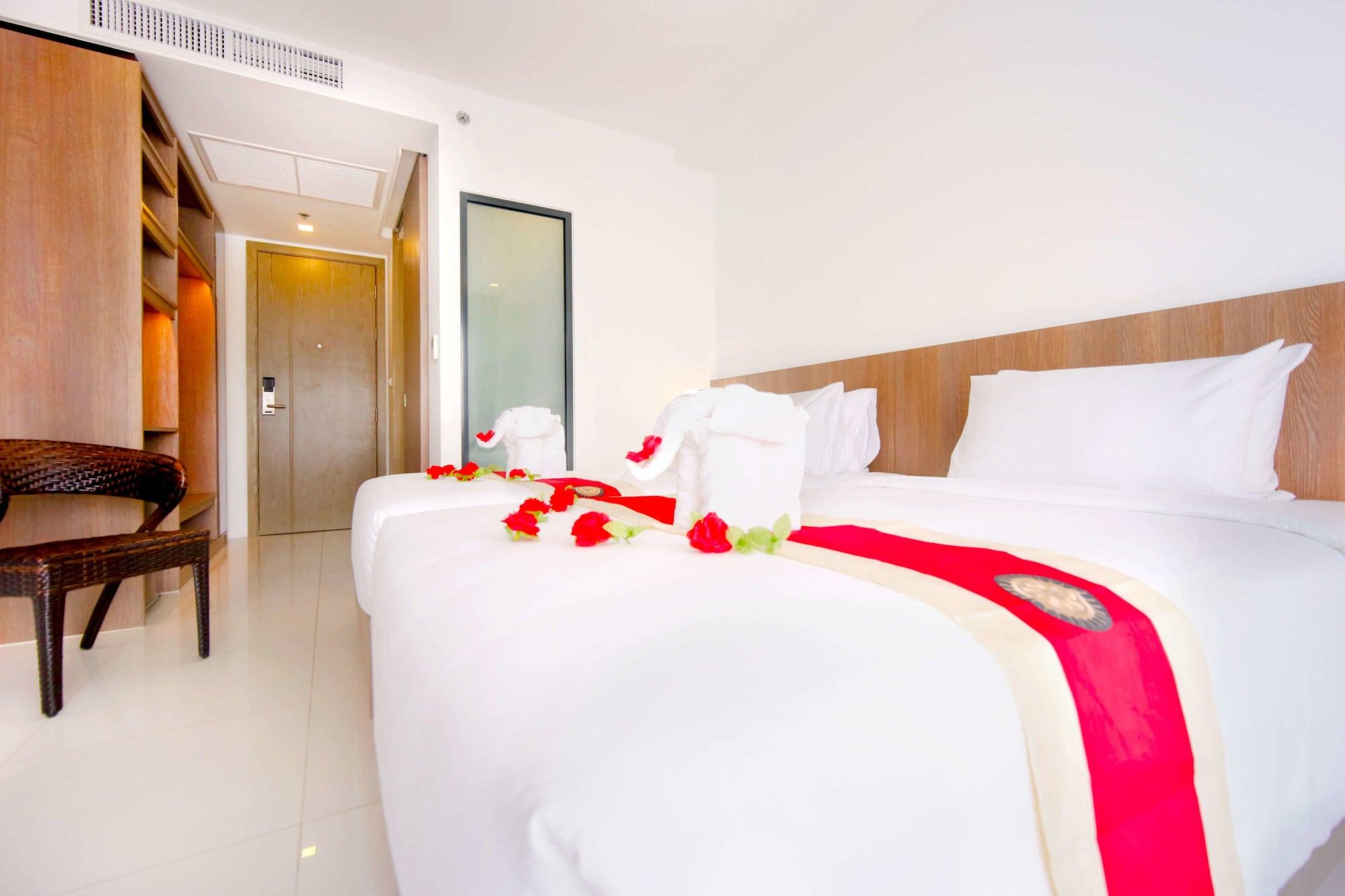 Phoenix Hotel 4*
