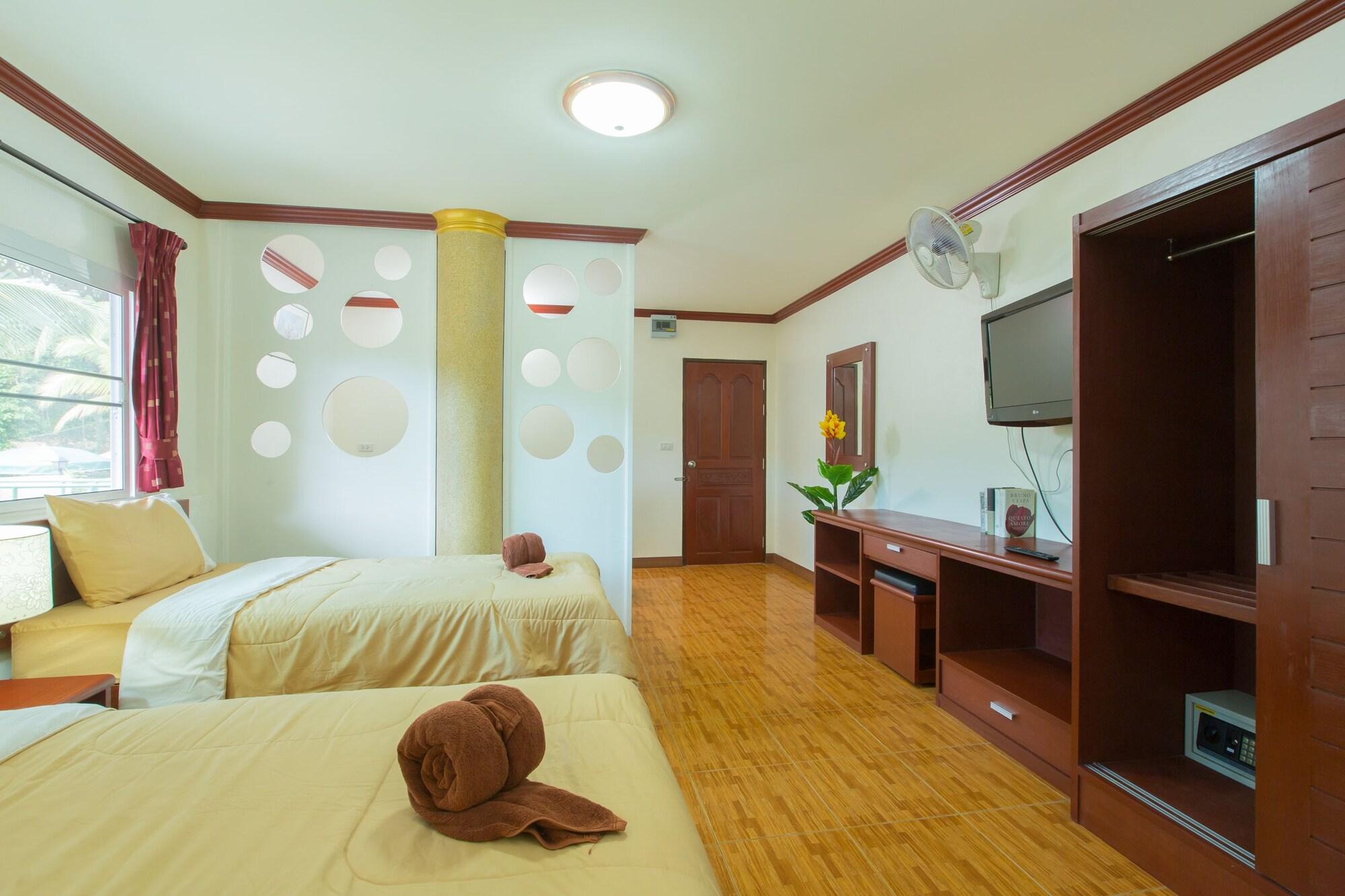 Rai Rom Yen Sha Apartment *