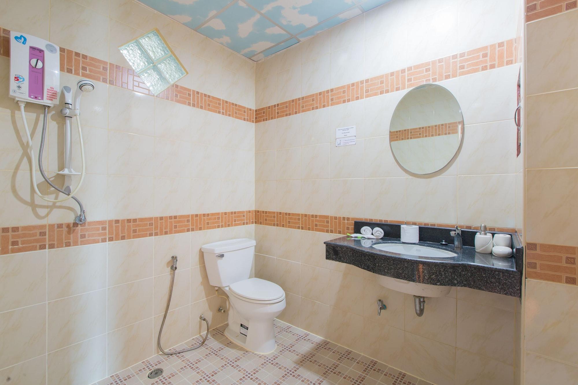 Rai Rom Yen Sha Apartment