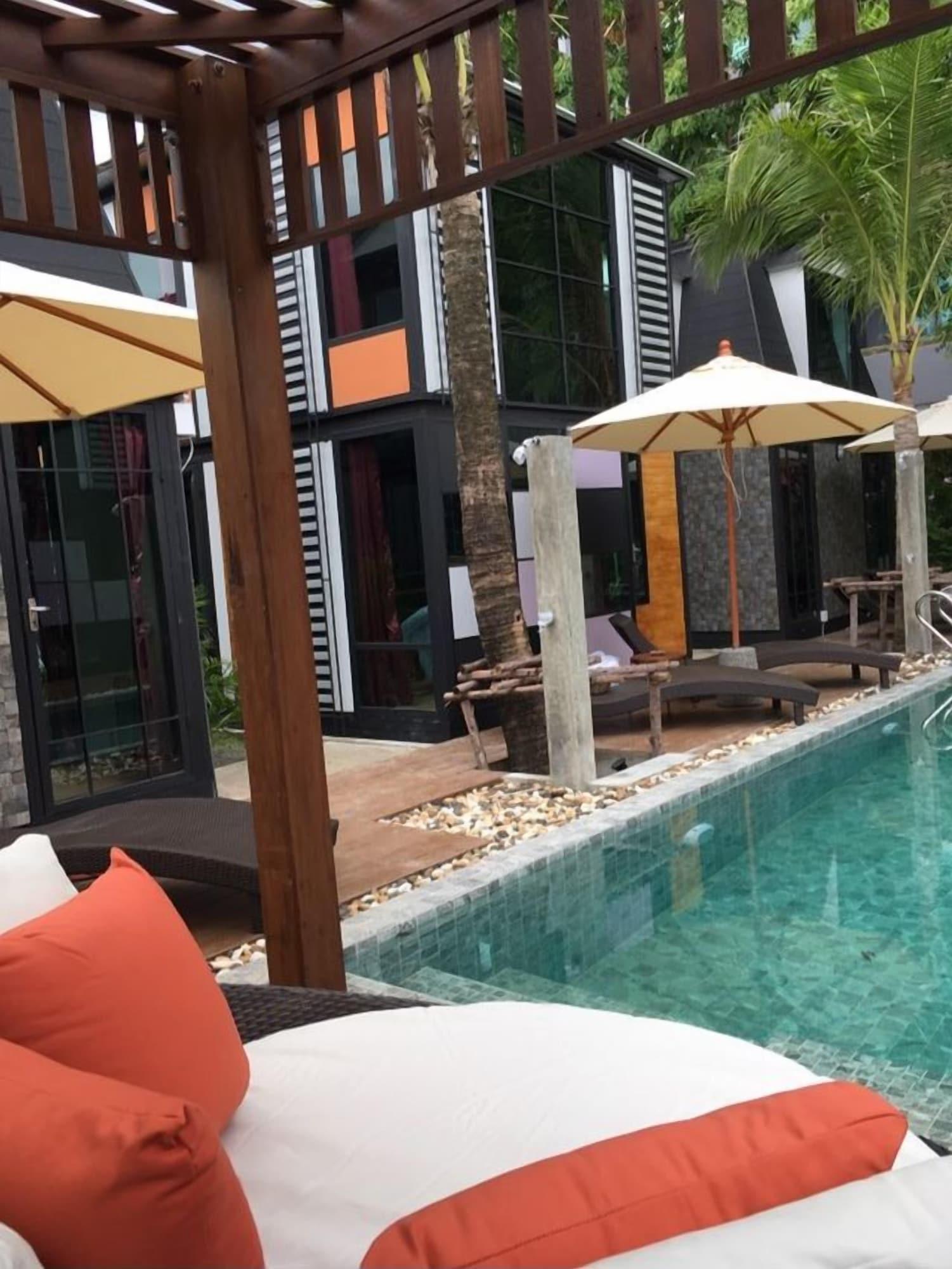 Bukit Pool - Sha Extra