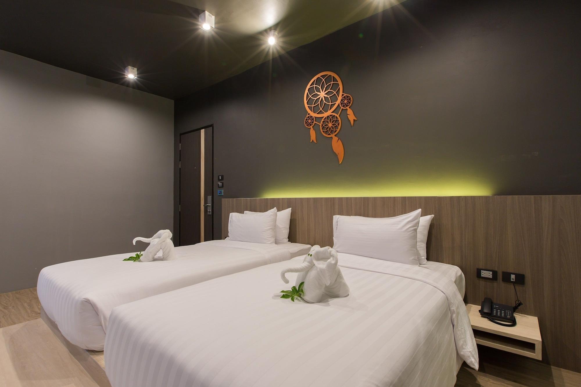 Maya Phuket Airport Hotel-naiyang 4*