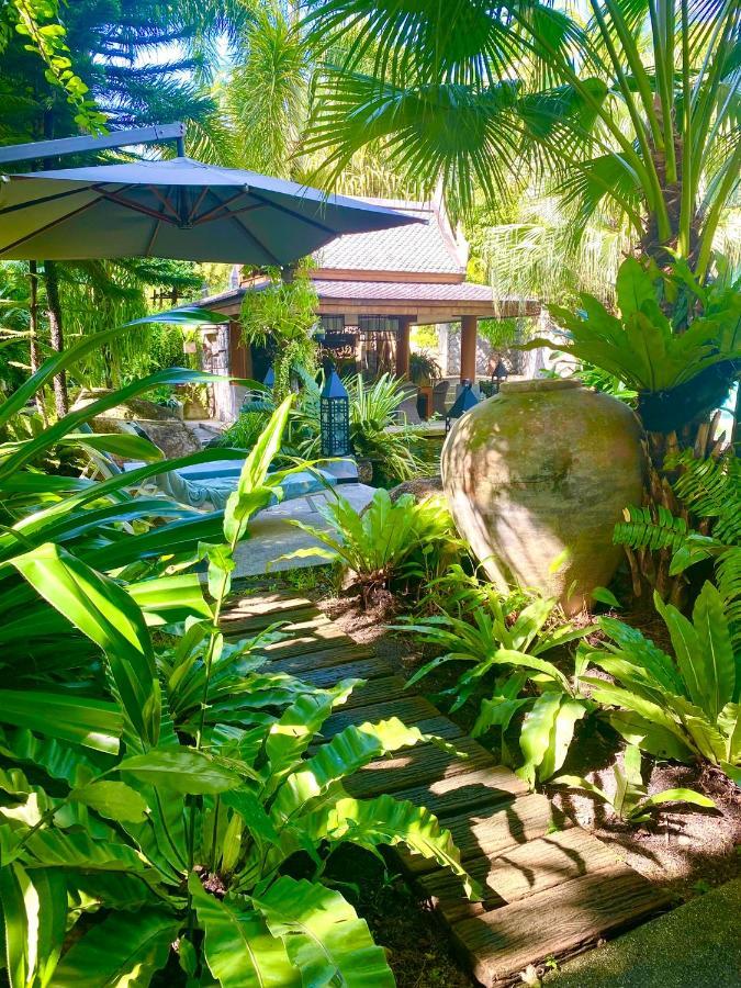 On The Rocks, 4 Bedrooms, Phuket * Surin Beach (Phuket)