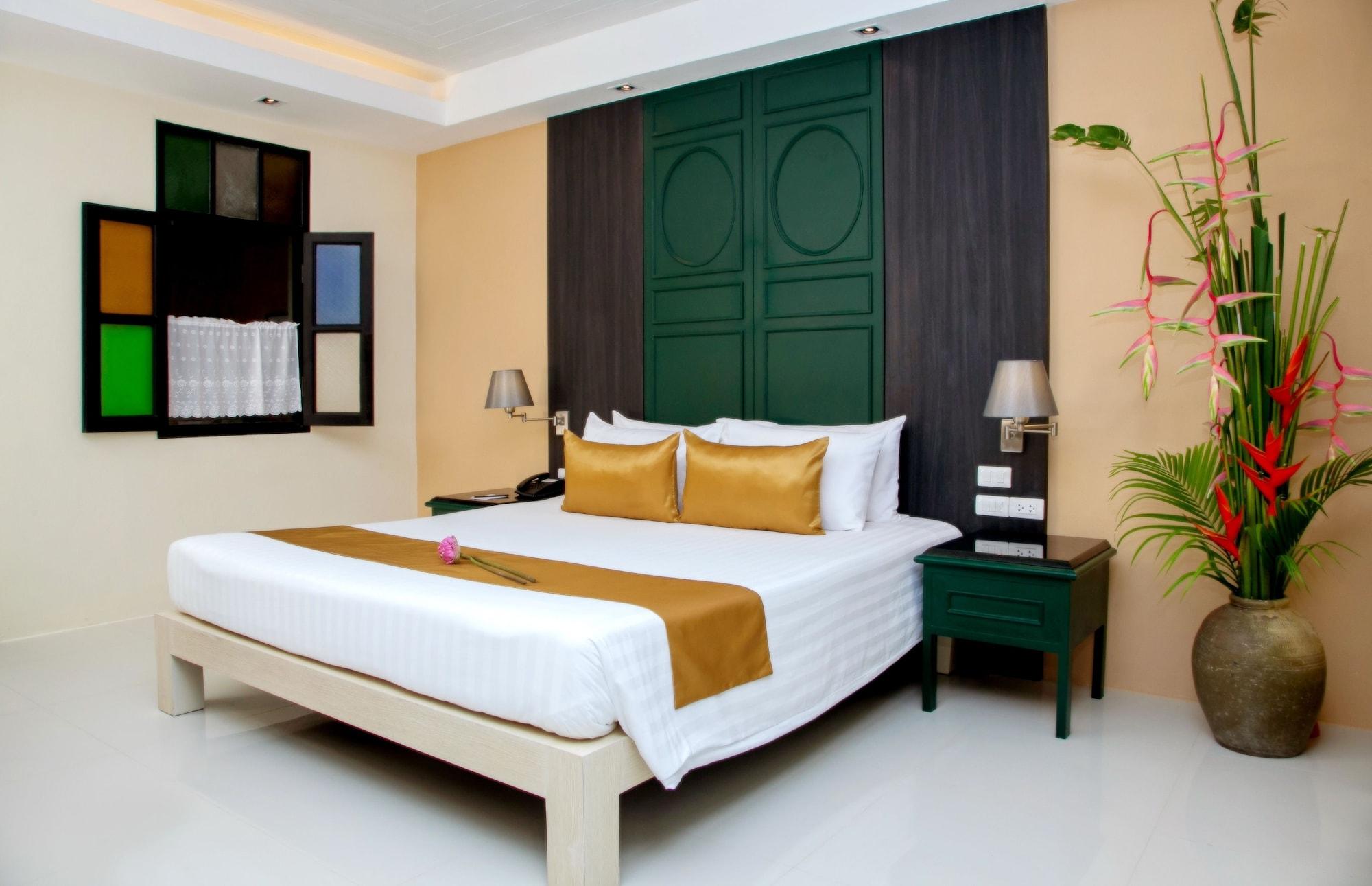 The Old Phuket - Beach - Sha Plus 4* Karon