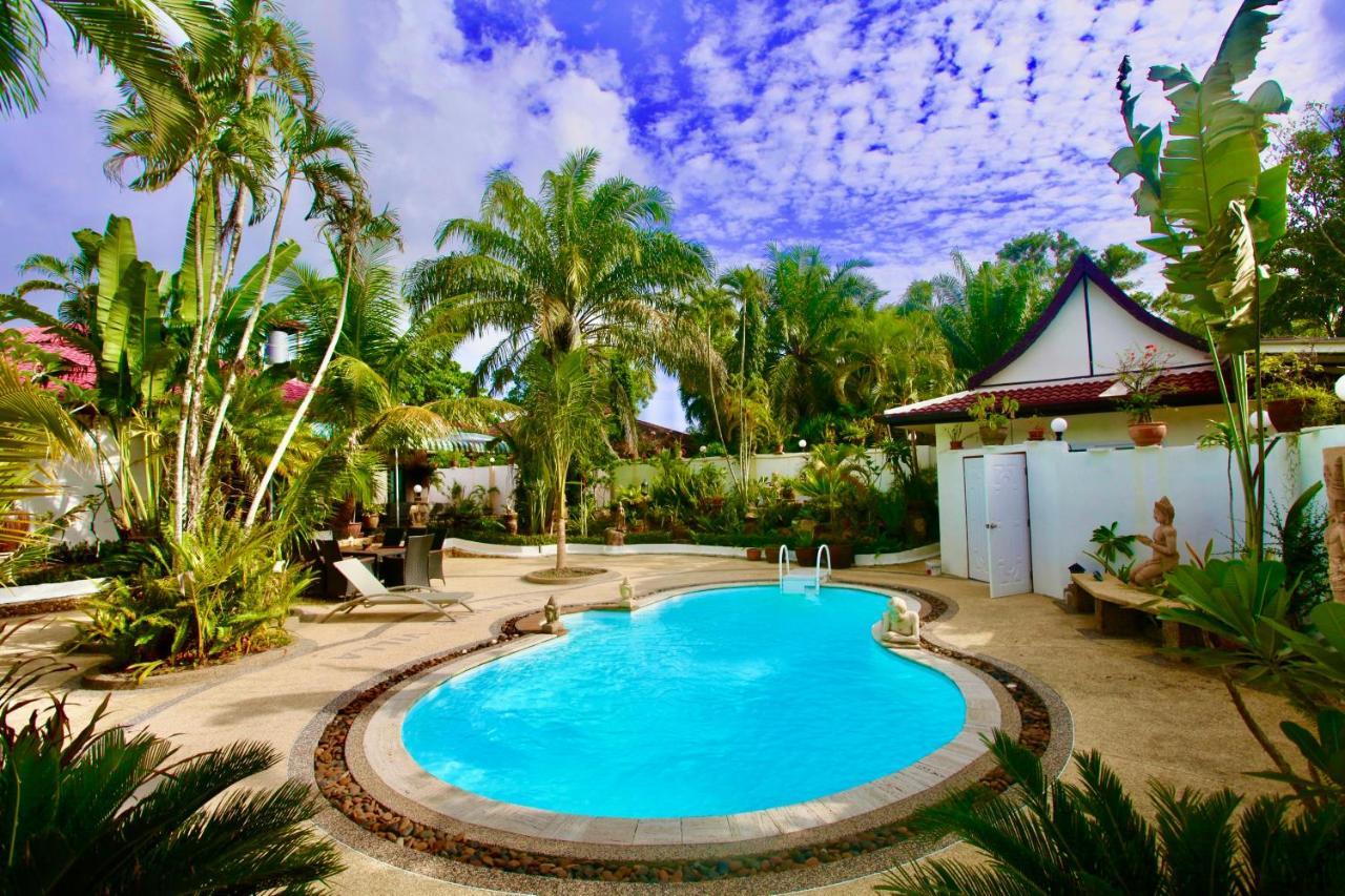 Villa Sunshine And Diving School .