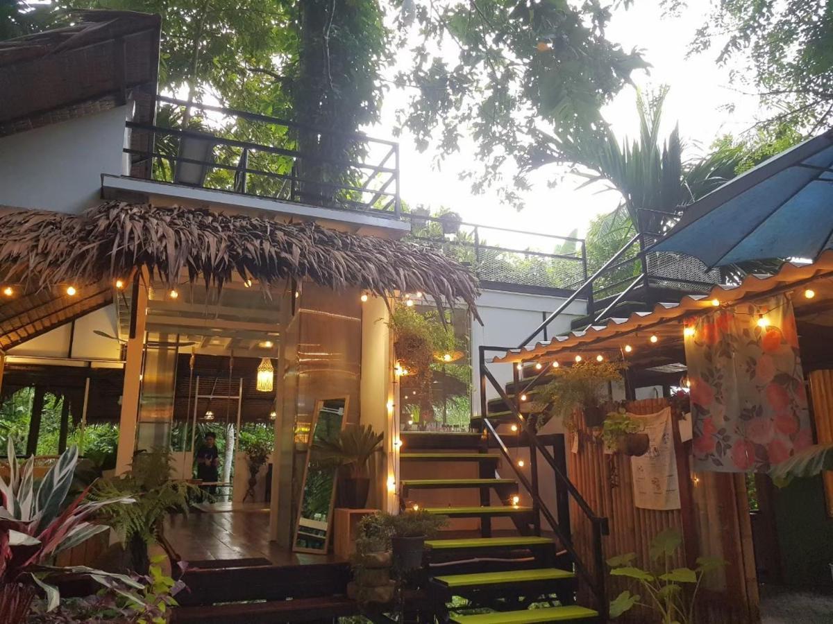 Nua Tone & Cafe * Bang Tao Beach (Phuket)