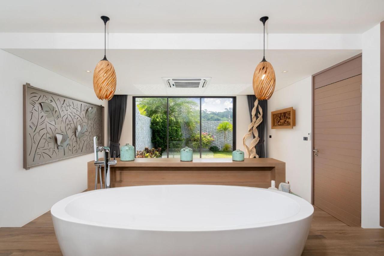 Blue Coral Luxury - Naiyang *
