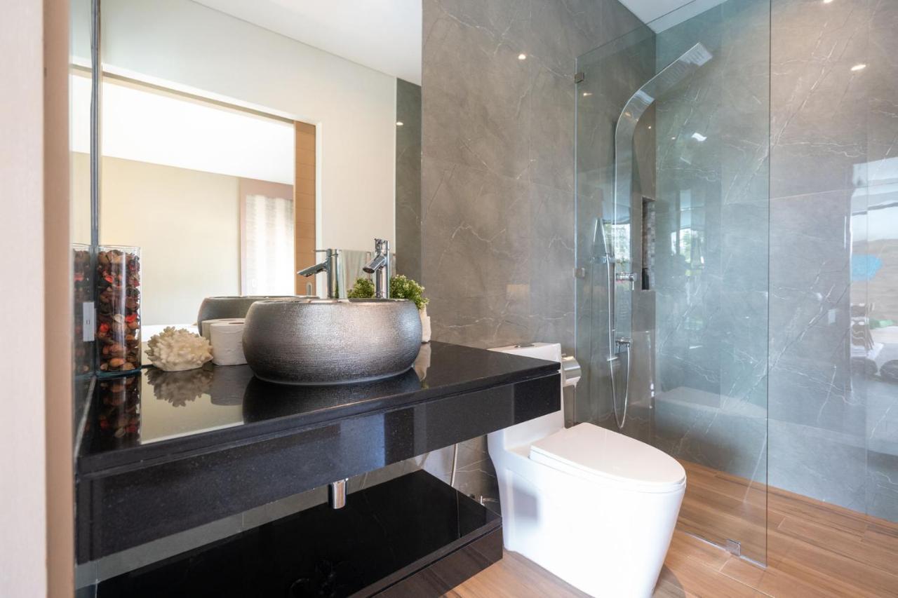 Blue Coral Luxury - Naiyang