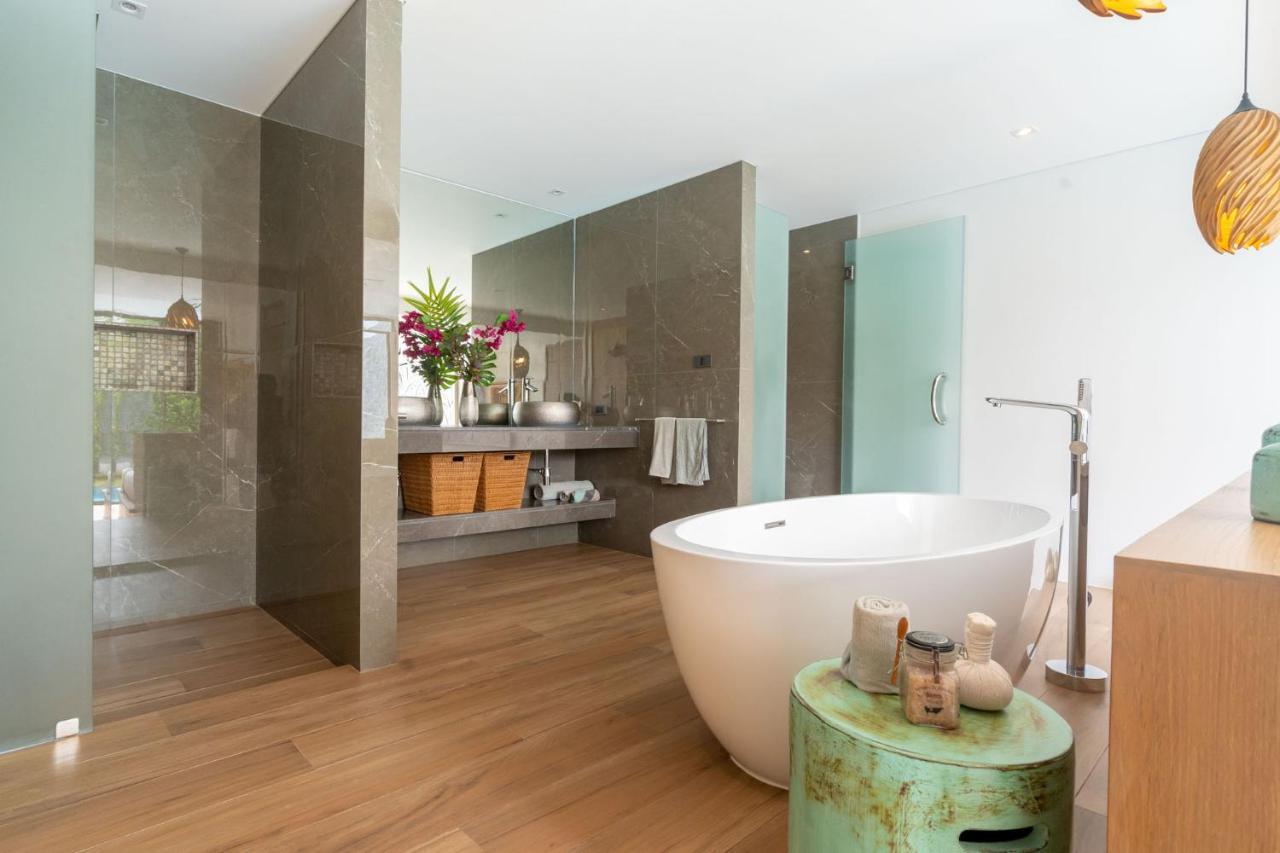Blue Coral Luxury - Naiyang