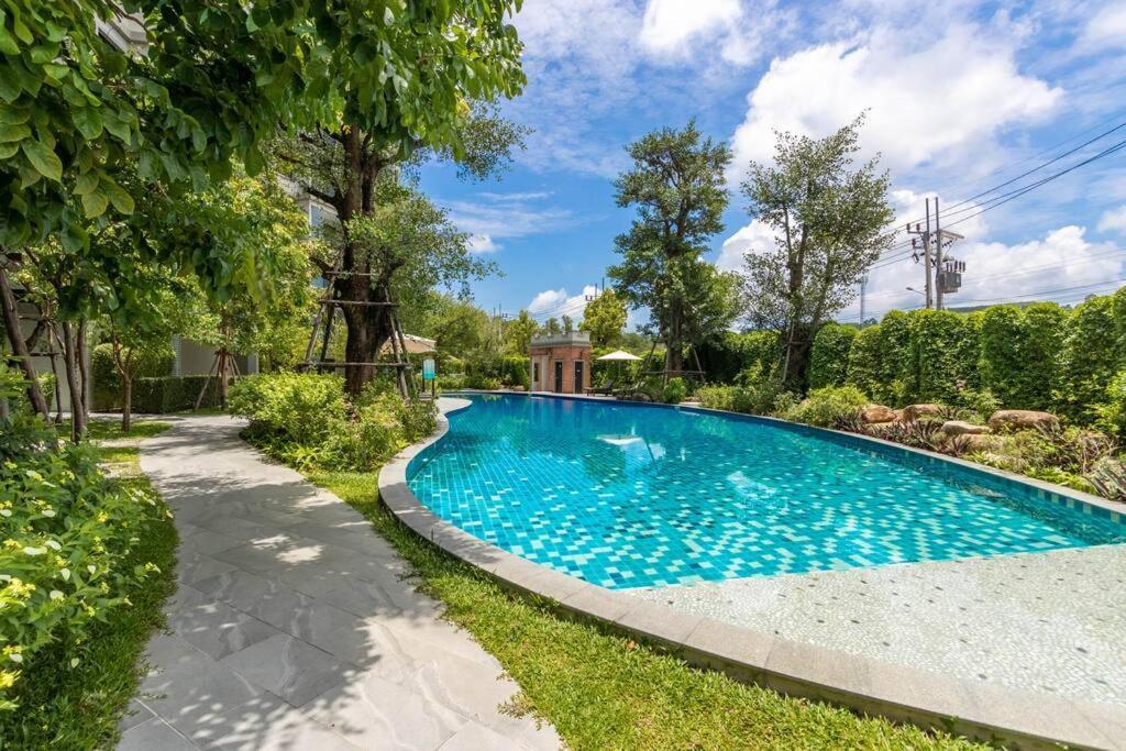 Title Naiyang Excellent Location With Pool View Pangsapuri