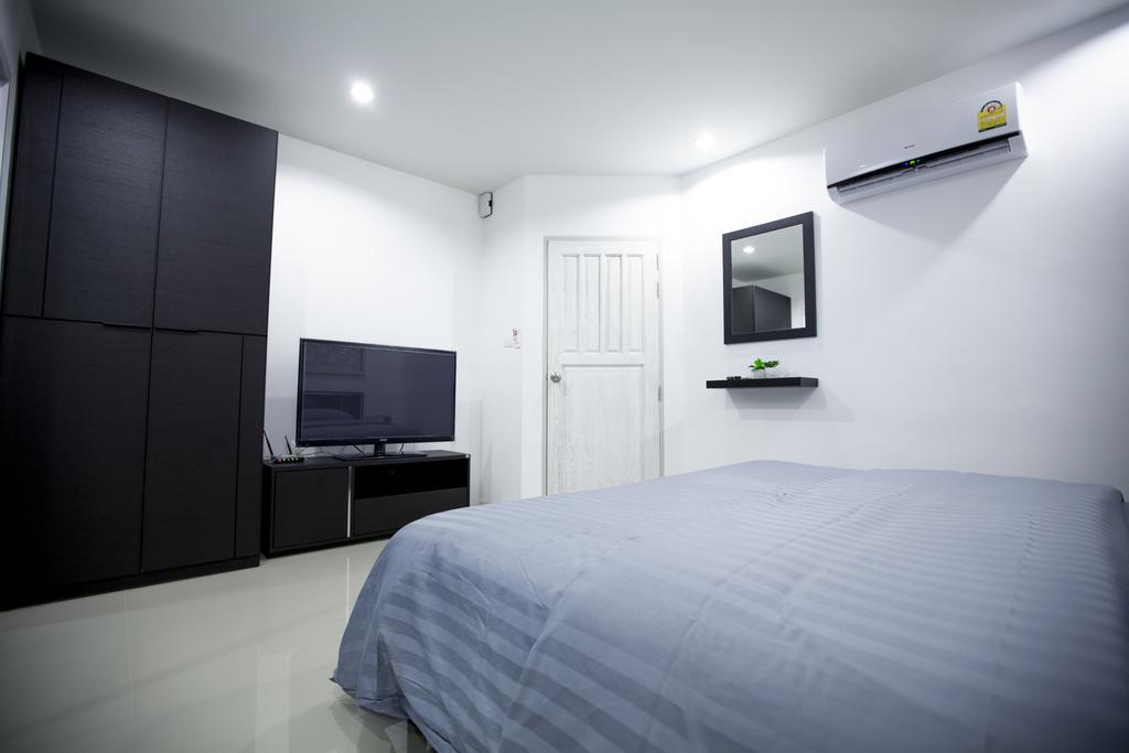 Number 4 Phuket * Nai Harn