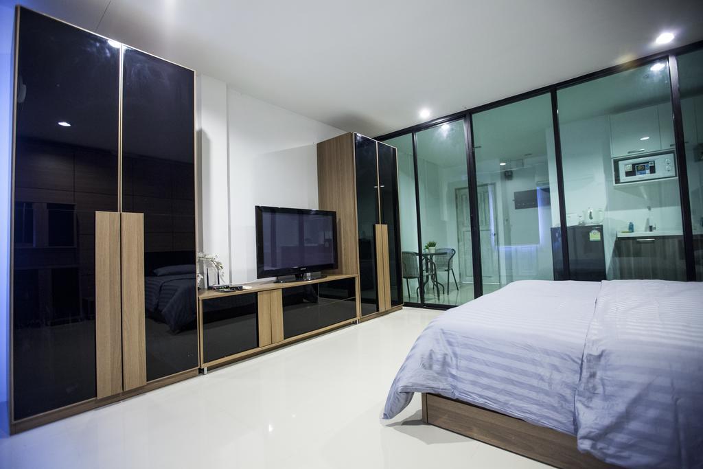 Number 4 Phuket *