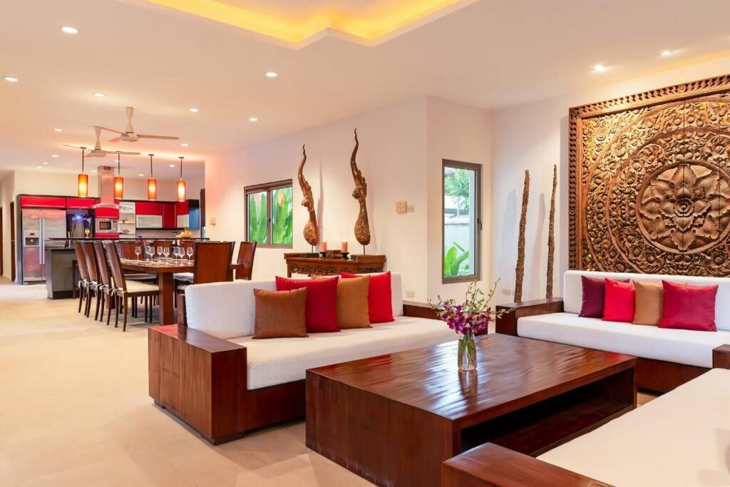 Villa La Hacienda - *