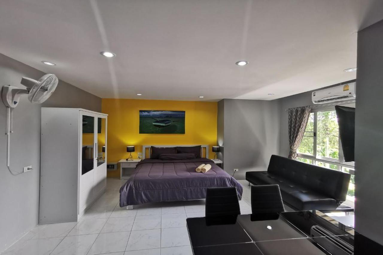 Service Apartment Karon