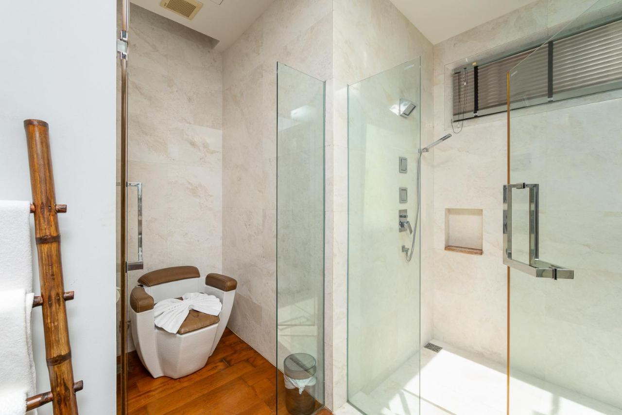 Eva X Goldstar Villa Rawai